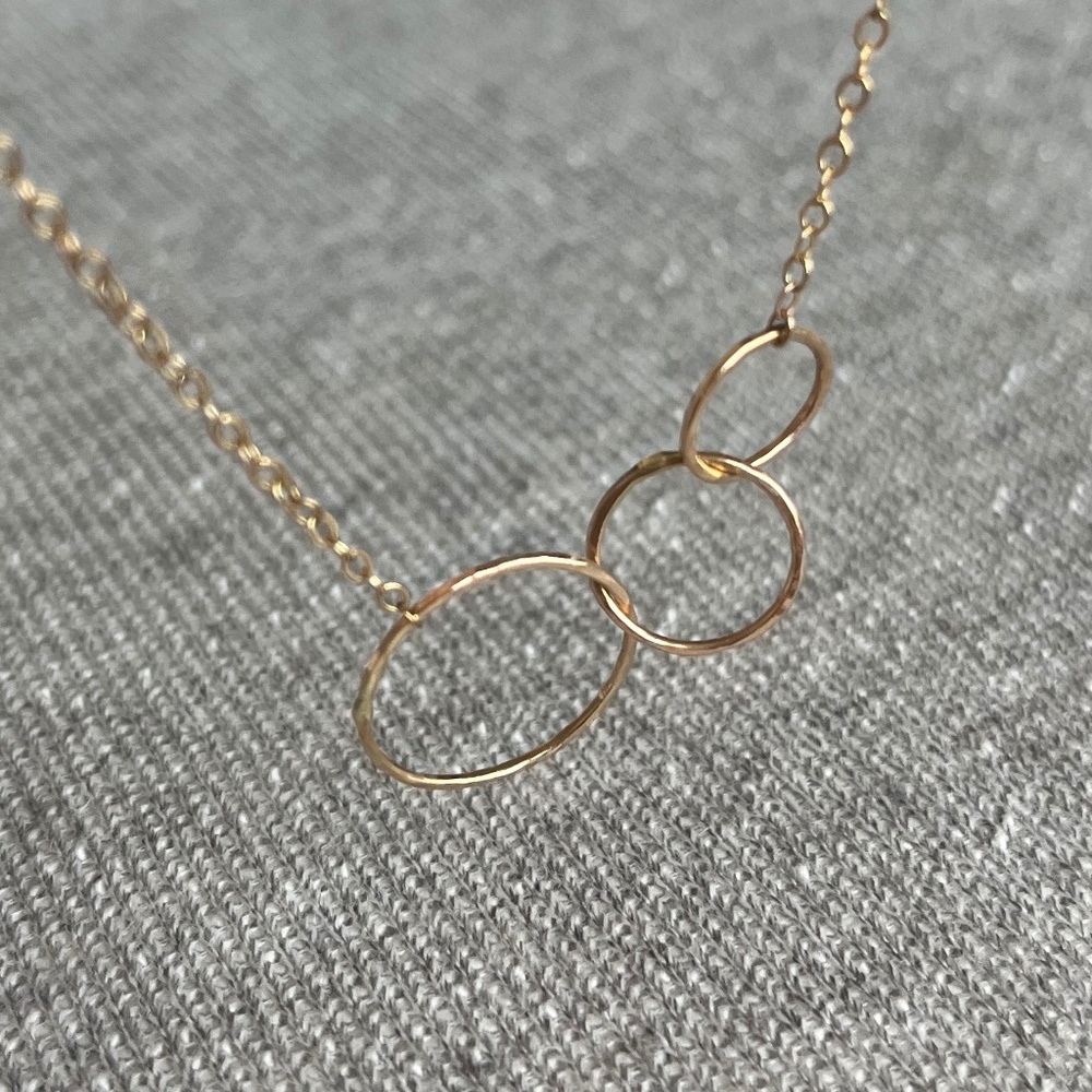 Interlocking Circle Necklace